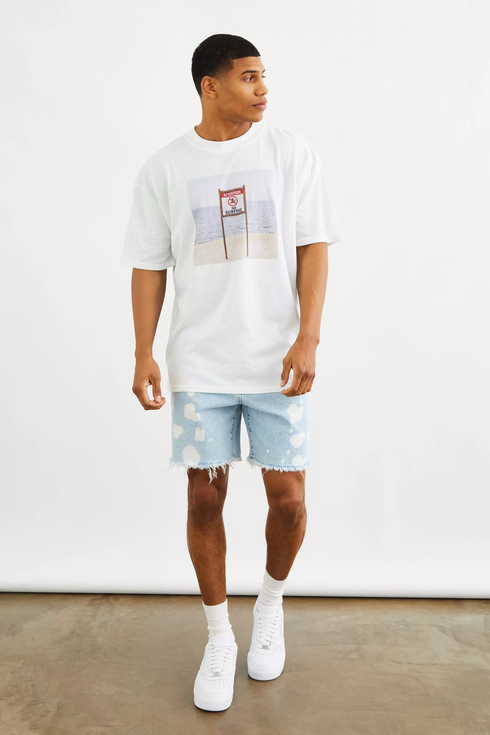 Relaxed Fit Raw Hem Bleach Denim Shorts boohooMAN